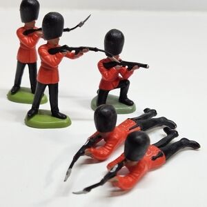 VINTAGE Britains Ltd Scottish Regimental Toy Solider Lot